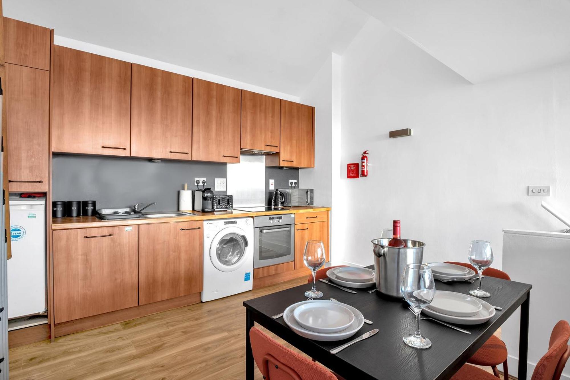 Luxury Waterfront Property With Free Parking Coventry Ngoại thất bức ảnh