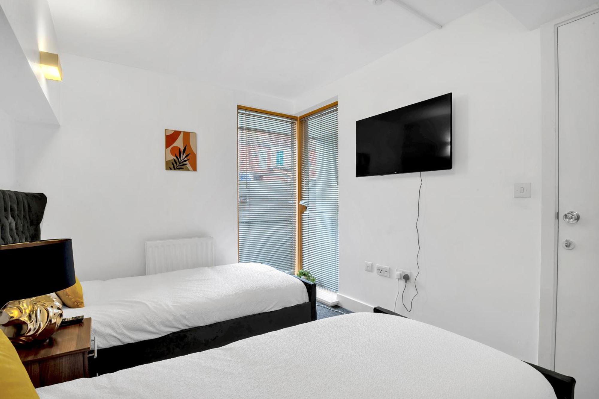 Luxury Waterfront Property With Free Parking Coventry Ngoại thất bức ảnh